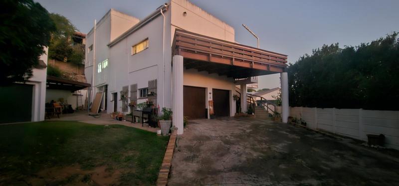 7 Bedroom Property for Sale in Middedorp Western Cape